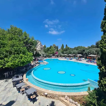 Basilica Holiday מלון דירות *